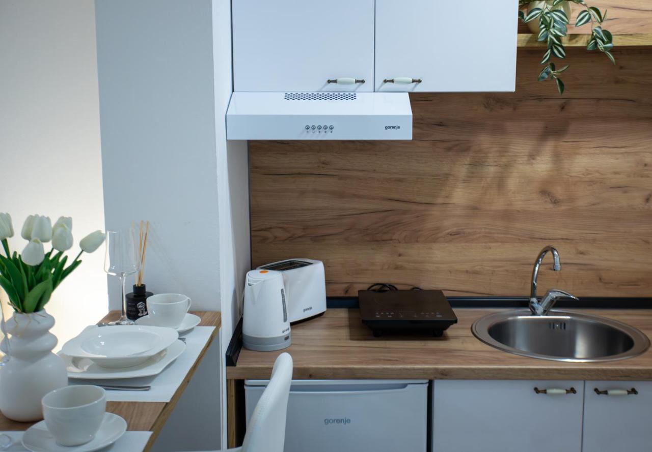 Apartman Elle ซอมโบร์ ภายนอก รูปภาพ