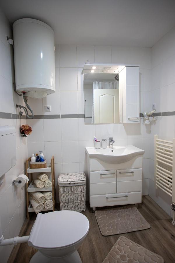 Apartman Elle ซอมโบร์ ภายนอก รูปภาพ
