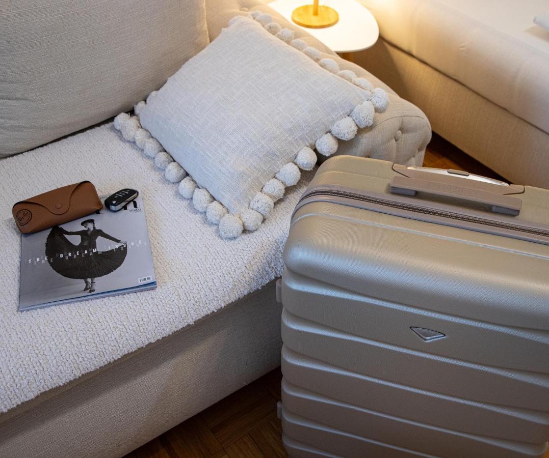 Apartman Elle ซอมโบร์ ภายนอก รูปภาพ